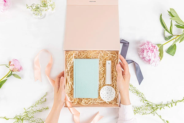 Luxury Rigid Magnetic Closure Gift Box With Dual Ribbons